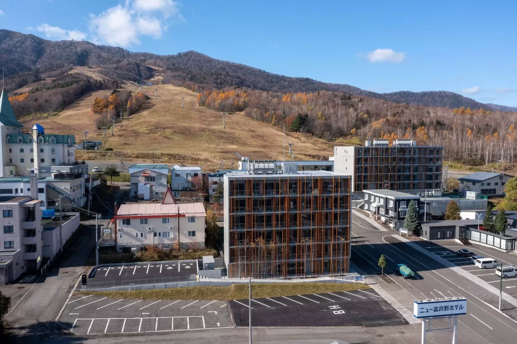 Fenix West, Furano